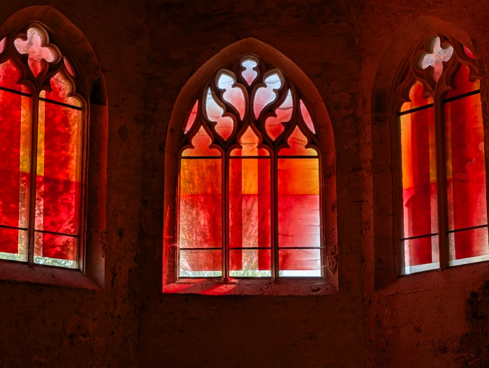 Les vitraux d'Udo Zembok au prieuré Saint-Ayoul de Provins (2019)