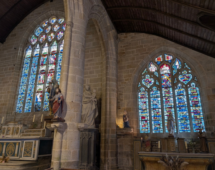 Les vitraux de Jacques Le chevallier à l'église Saint-Nonna de Penmarc'h (1966)