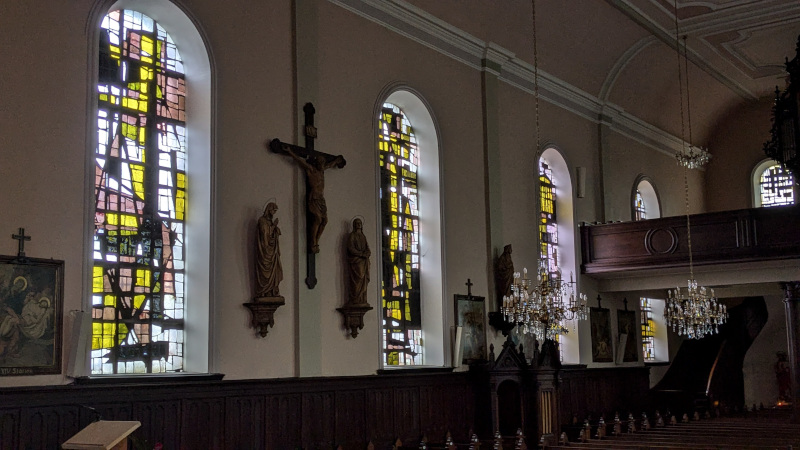  Les vitraux de Gérard Lardeur à l'église Saint-Laurent de Spicheren (1958)