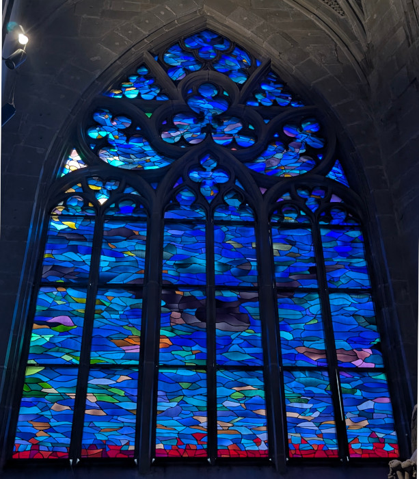 Les vitraux de la chapelle du Saint-Sépulcre à la cathédrale de Fribourg (1976)