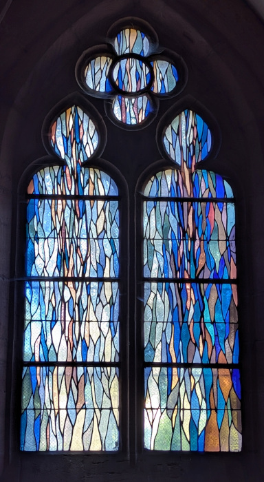 Le vitrail de Claire de Rougemont à la cathédrale de Saint-Dié-des-Vosges (1986)