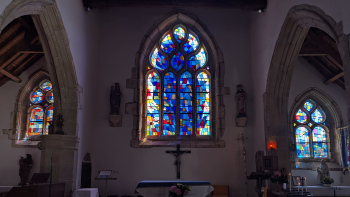 Les vitraux d'Alfred Manessier et Jean Le Moal à la chapelle Notre-Dame-de-la-Paix (1958)
