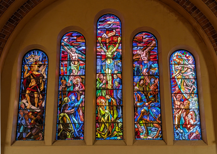 Les vitraux de l'église Saint-Charles-de-Blois d'Auray (1958)