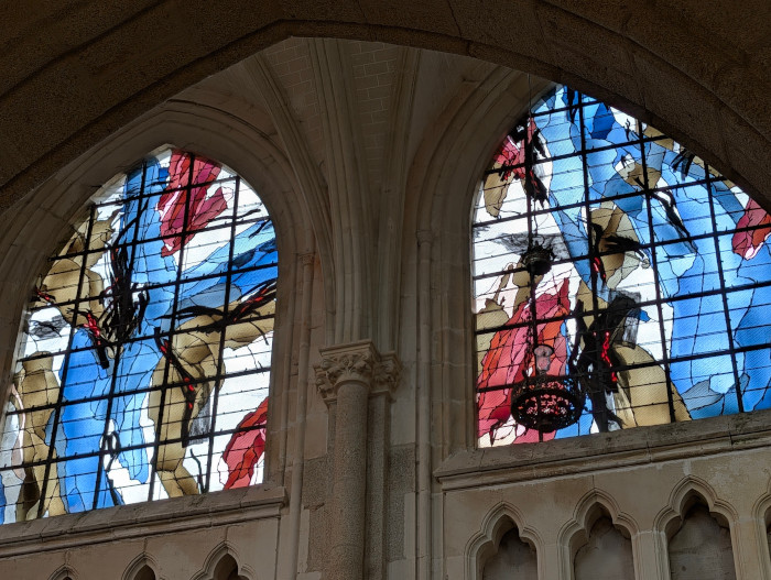 Les vitraux de Catherine Viollet à l'église Saint-Joseph de Pontivy (1993)