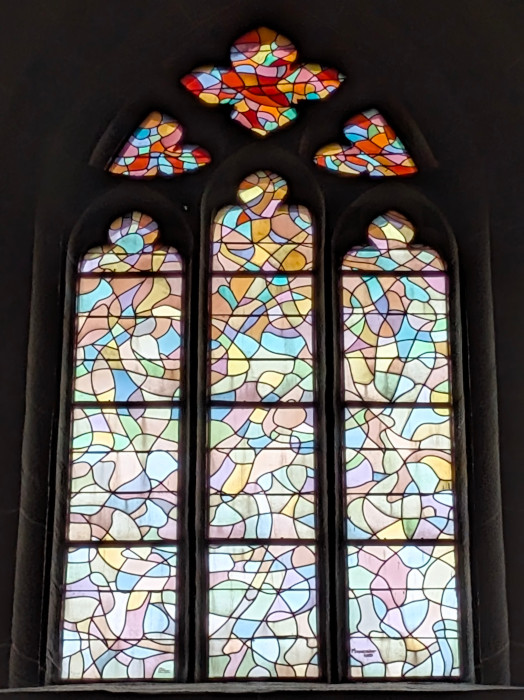 Les vitraux de la nef de la Cathédrale Saint-Nicolas de Fribourg (1983)