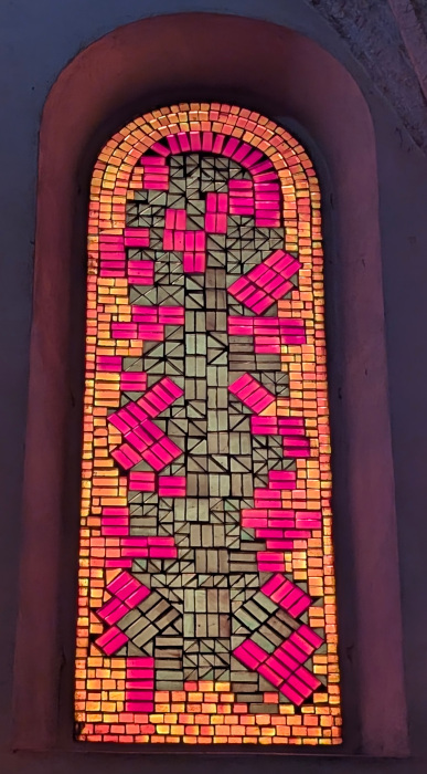 Les vitraux de Frédérique Duran à l'église Notre-Dame-du-Bon-Voyage de La Seyne-sur-Mer (1967)