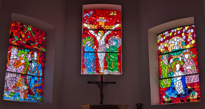 Les vitraux d'Auguste Labouret à l'église Saint-Eloi de Roscanvel (2007)