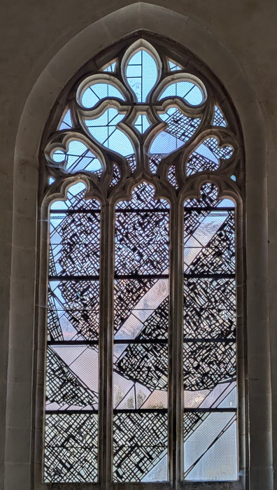Les vitraux de Gérard Lardeur à l'église Saint-Pierre-et-Saint-Paul de Langonnet (1996)