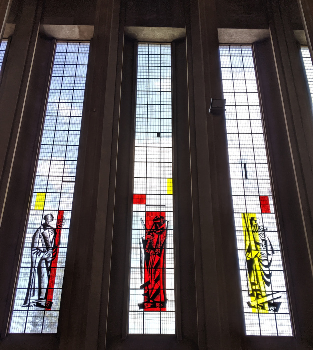 Les vitraux de Maurice Rocher à l'église Saint-Louis de Brest (1957)