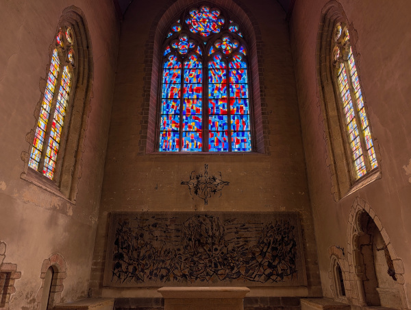 Les vitraux de Jean Le Moal à l'église Notre-Dame-en-Saint-Melaine de Rennes (1956)