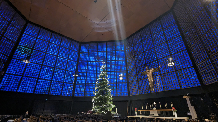 Les vitraux de Gabriel Loire à l'église du Souvenir de Berlin (1963)