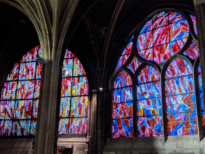 Les vitraux de Jean Bazaine à l'église Saint-Séverin de Paris (1969)