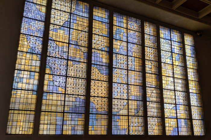 Les vitraux de Léon Zack à l'église Saint-Louis de Brest (1962)