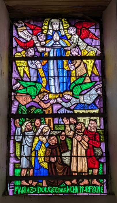 Les vitraux de Pierre Toulhoat à la chapelle Notre-Dame de Bonne Espérance d'Ouessant (1952)